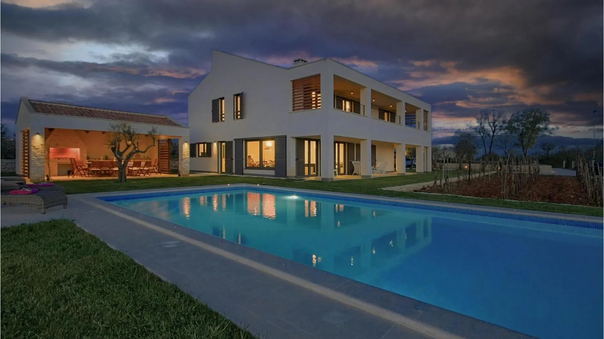 Villa Bianca contacts